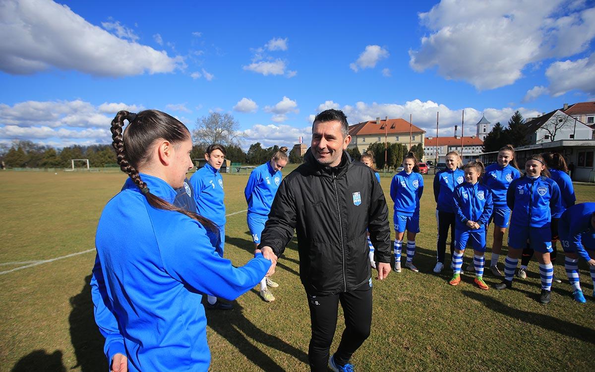Nenad Bjelica pružio potporu ŽNK Osijek u nastavku sezone